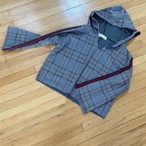 Cropped long sleeve hood pullover